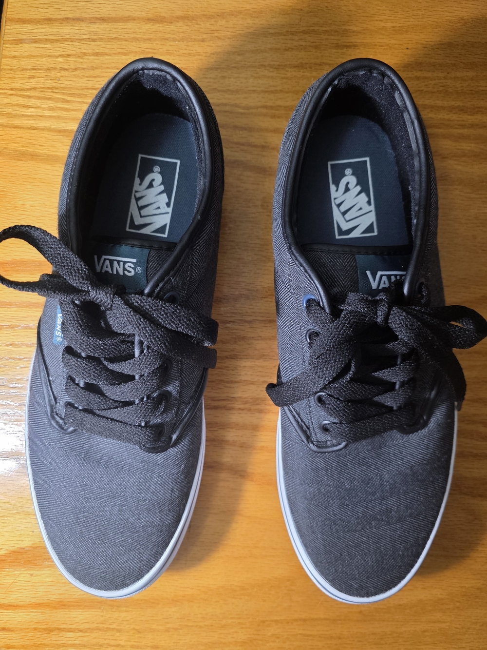 Vans Men's Black Low-Top Canvas Sneakers